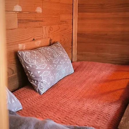 Luxury tent Belle Roulotte Avec Espace Bien-etre - Sisteron - Gap - Alpes Bayons